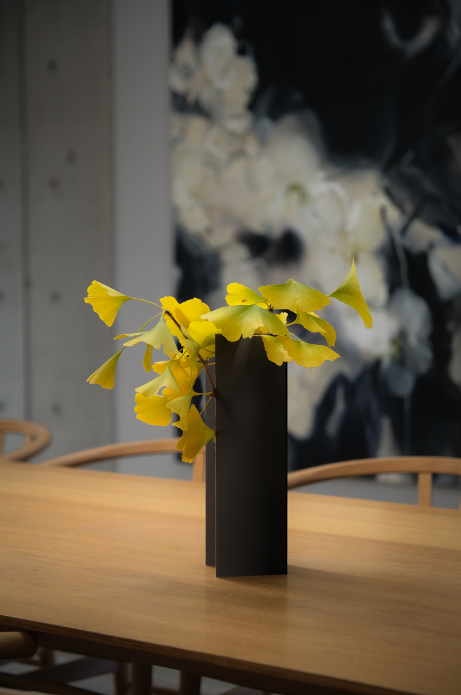 Nook Vase - Smoke