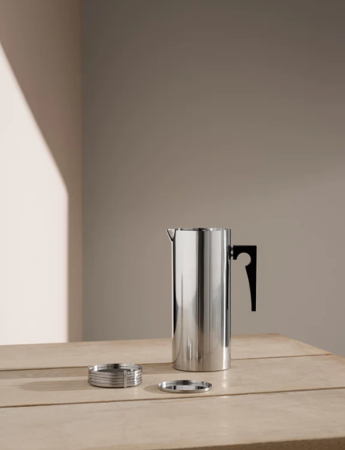 Arne Jacobsen Jug With Icelip, 67.6 oz