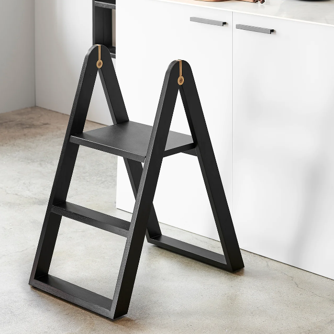 Reech Step Ladder, Black/Brass