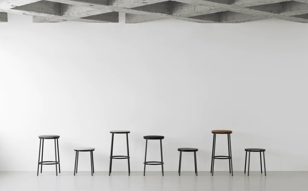 Circa Barstool 65 cm Black Steel, Black Oak Top