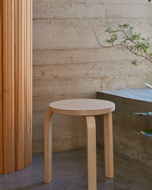 Artek Stool 60, Legs Natural Lacquered, Seat Black Lacquered