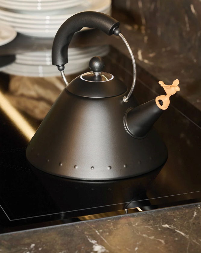 Graves Kettle, Black on Black