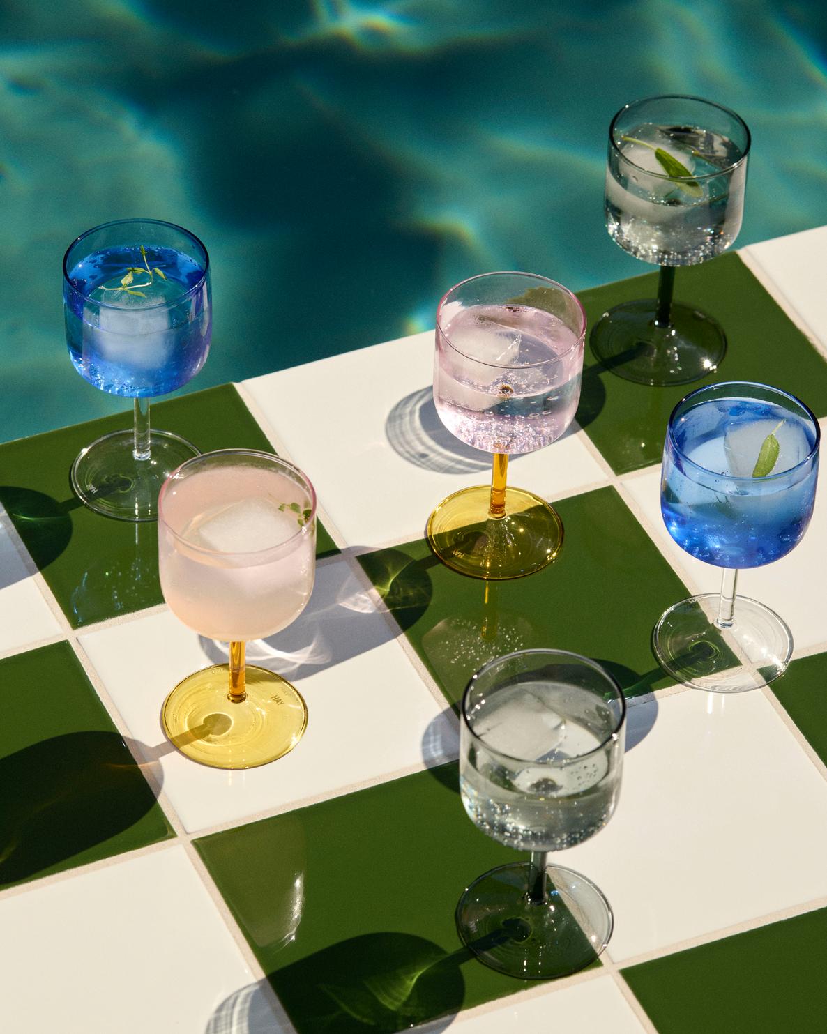 tint wine glasses, blue/clear