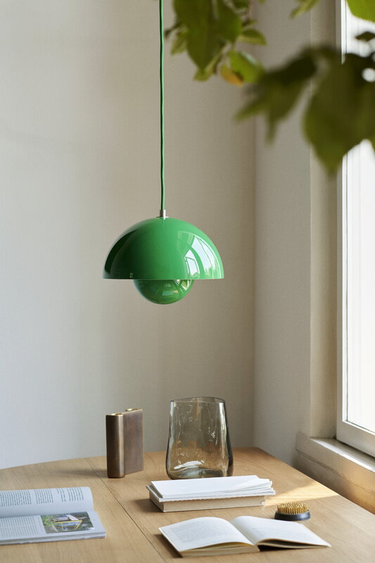 Flowerpot Pendant VP1, Signal Green