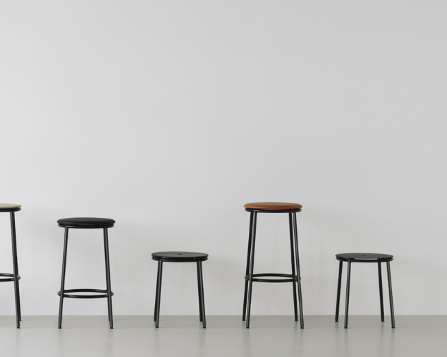 Circa Stool 45 cm Black Steel, Oak