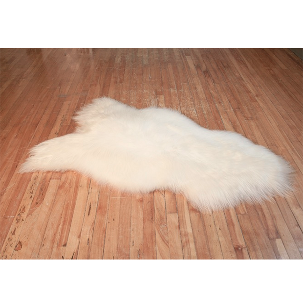 Large White Icelandic Sheepskin