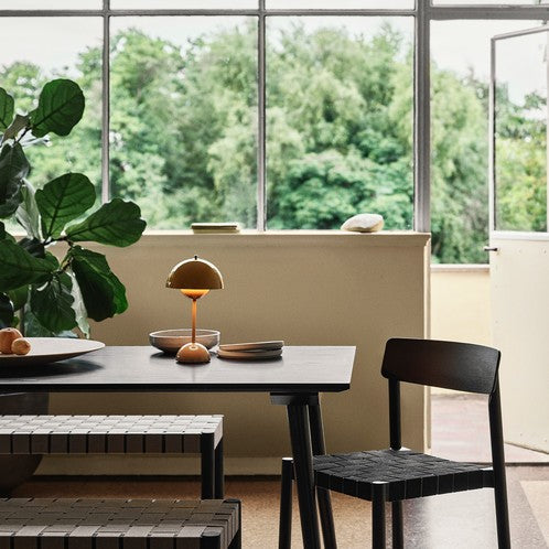 Flowerpot Portable Table Lamp VP9, White