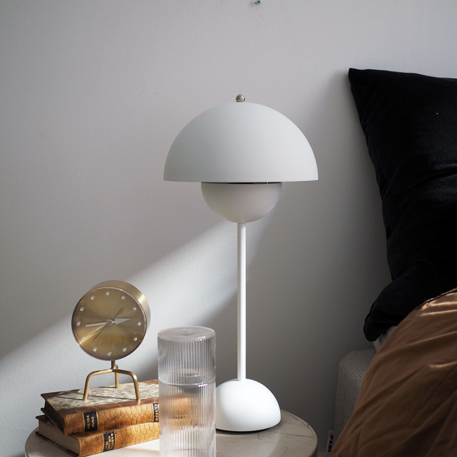 Flowerpot Table Lamp, VP3 Matte White