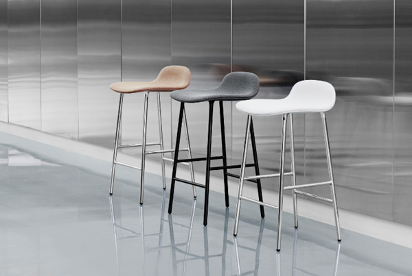 Form Stool 65 cm Black/Chrome