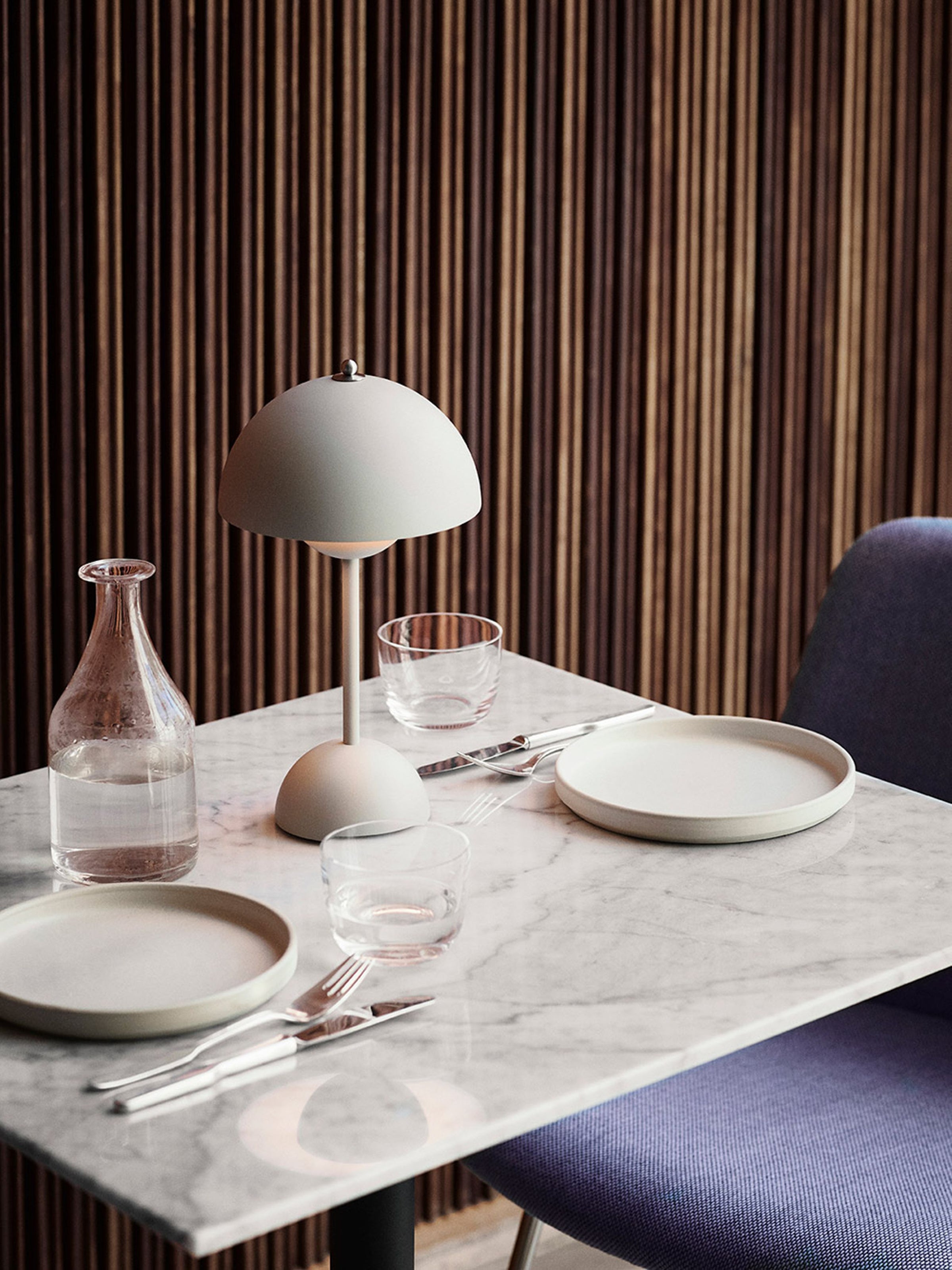 Flowerpot Portable Table Lamp VP9, White